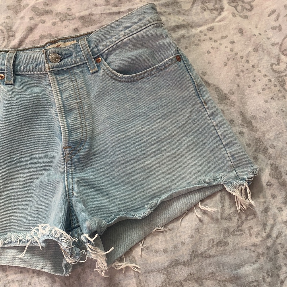 Levi’s Wedgie Short Blue Light Wash Button Fly Big E Jean Shorts Sz 28 - Picture 4 of 8